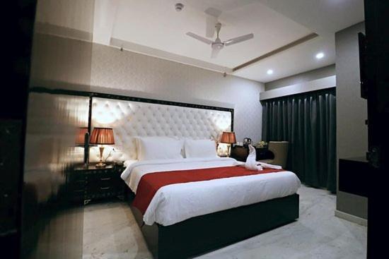 The Hotel Grace Place Inn New Delhi Ngoại thất bức ảnh