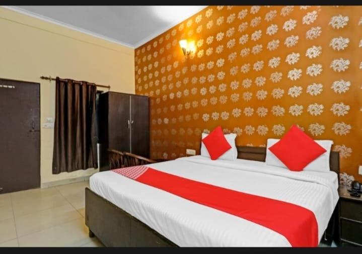 The Hotel Grace Place Inn New Delhi Ngoại thất bức ảnh